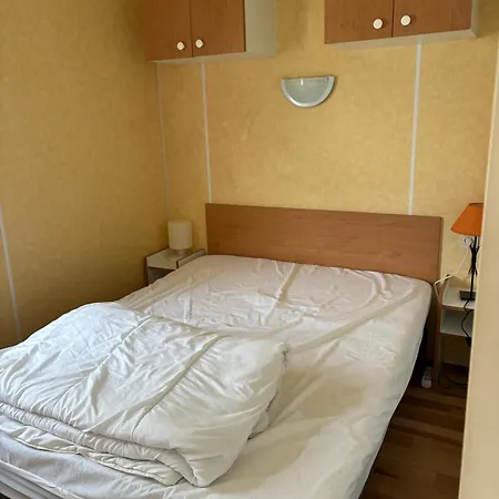 Camping 4 A 6 Personnes Proche Et Ocean *